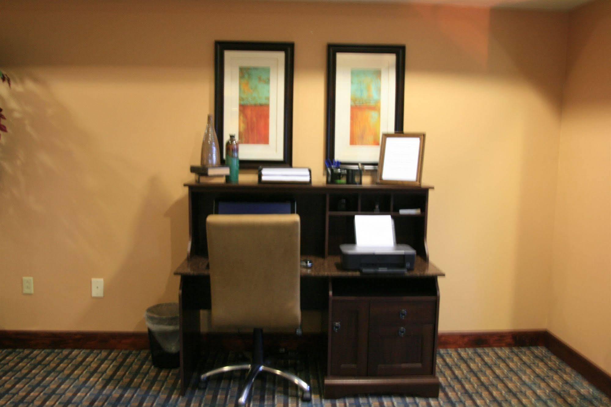 Microtel Inn & Suites By Wyndham Starkville Zewnętrze zdjęcie